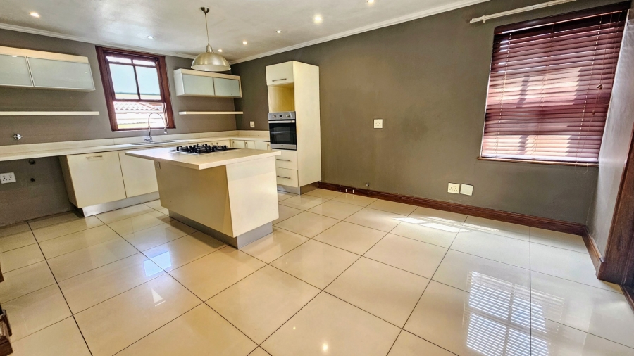 To Let 3 Bedroom Property for Rent in Fourways Gauteng