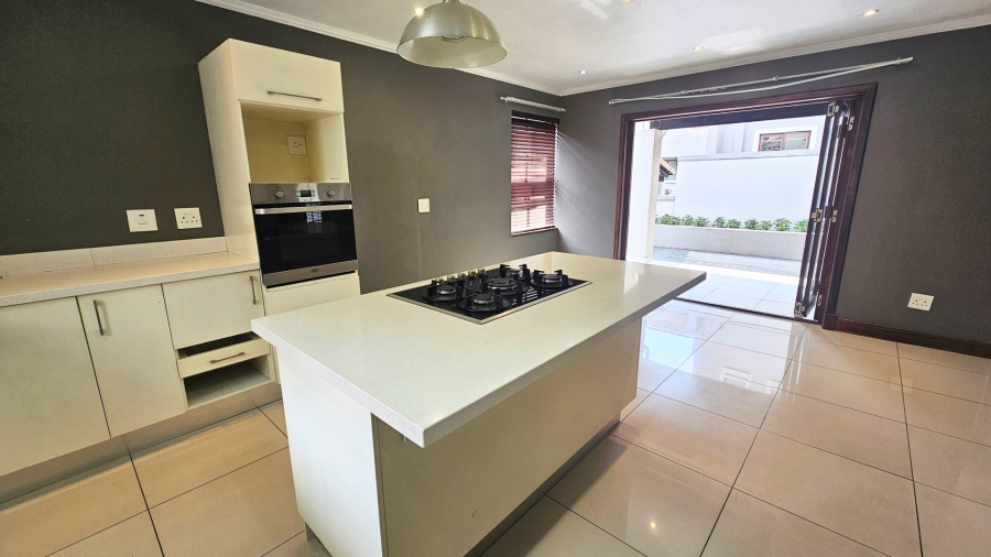 To Let 3 Bedroom Property for Rent in Fourways Gauteng