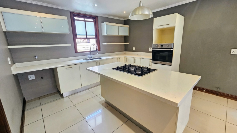 To Let 3 Bedroom Property for Rent in Fourways Gauteng