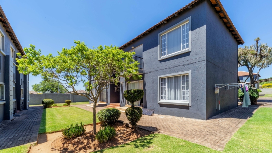 2 Bedroom Property for Sale in North Riding Gauteng
