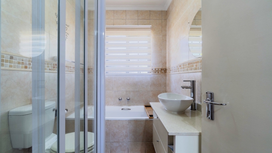 2 Bedroom Property for Sale in North Riding Gauteng