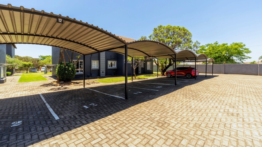 2 Bedroom Property for Sale in North Riding Gauteng