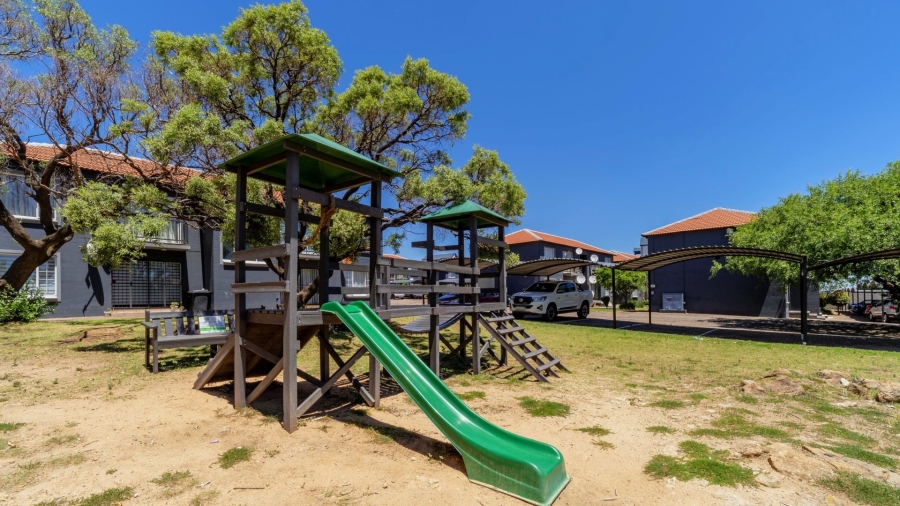 2 Bedroom Property for Sale in North Riding Gauteng
