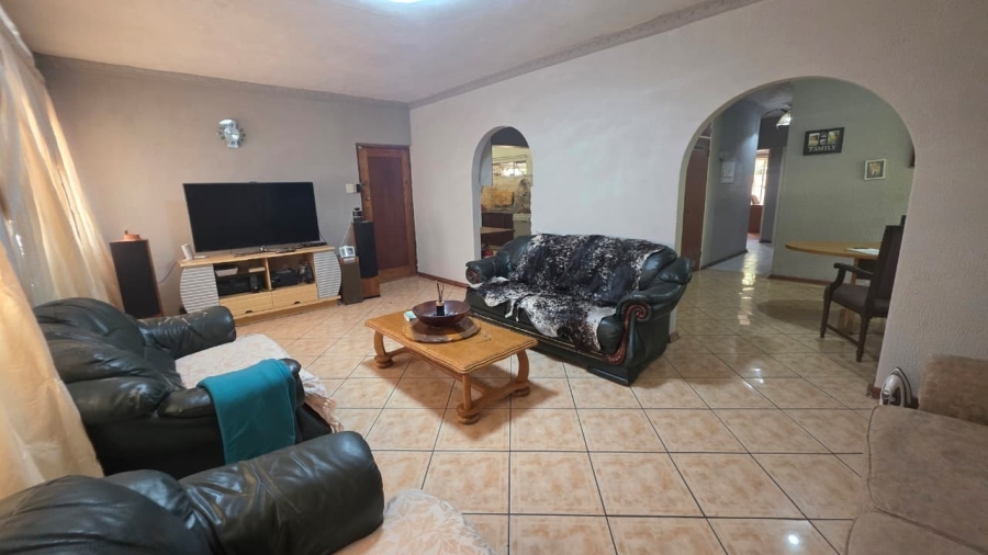 4 Bedroom Property for Sale in The Reeds Gauteng