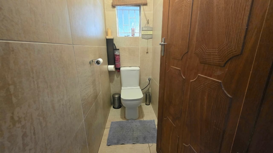 4 Bedroom Property for Sale in The Reeds Gauteng