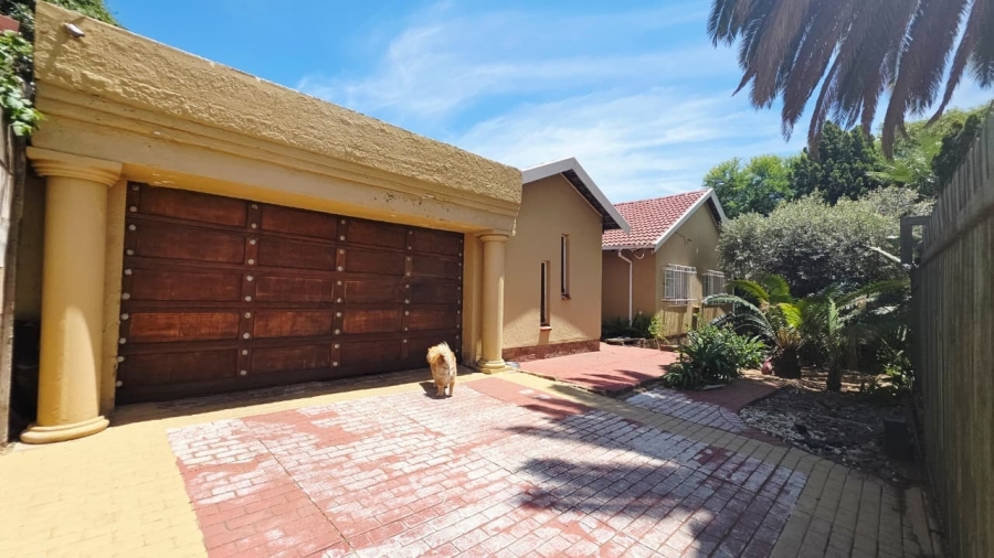 4 Bedroom Property for Sale in The Reeds Gauteng