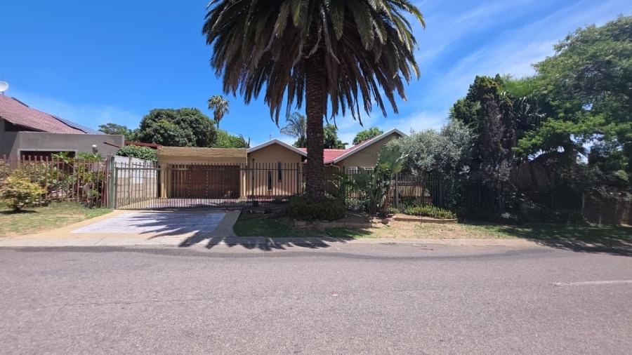 4 Bedroom Property for Sale in The Reeds Gauteng