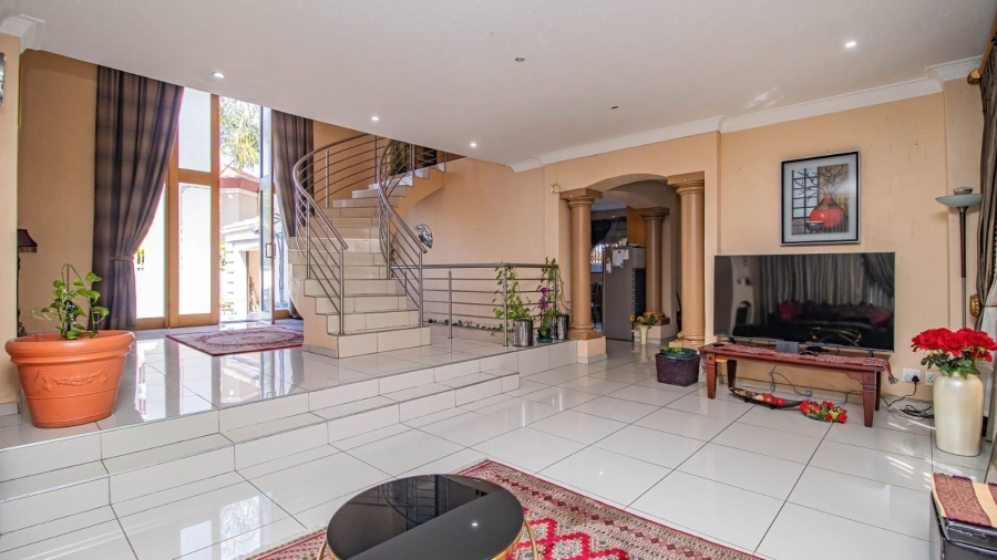 To Let 4 Bedroom Property for Rent in Sunward Park Gauteng