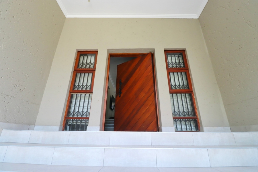 5 Bedroom Property for Sale in Bryanston Gauteng
