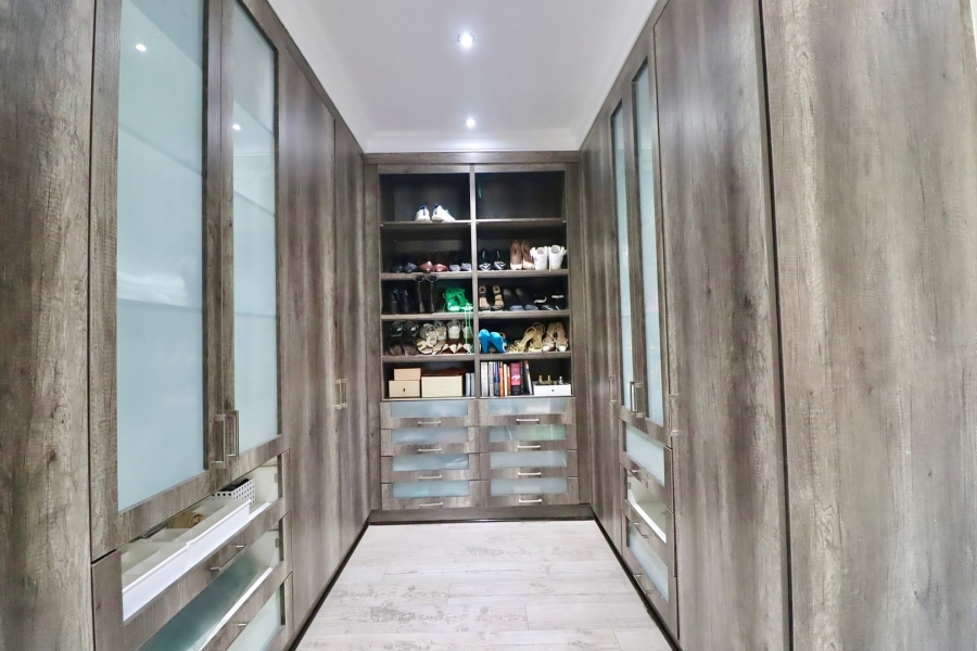 5 Bedroom Property for Sale in Bryanston Gauteng