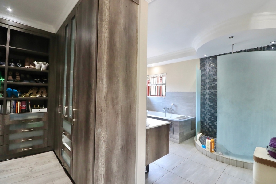 5 Bedroom Property for Sale in Bryanston Gauteng