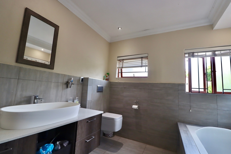 5 Bedroom Property for Sale in Bryanston Gauteng