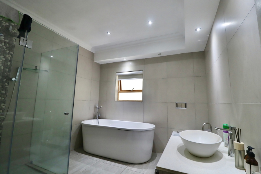 5 Bedroom Property for Sale in Bryanston Gauteng