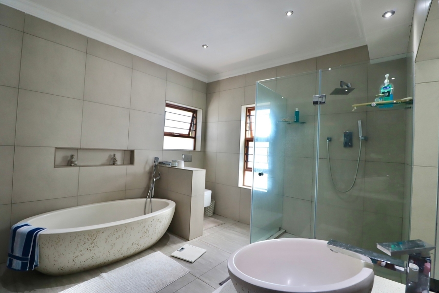 5 Bedroom Property for Sale in Bryanston Gauteng