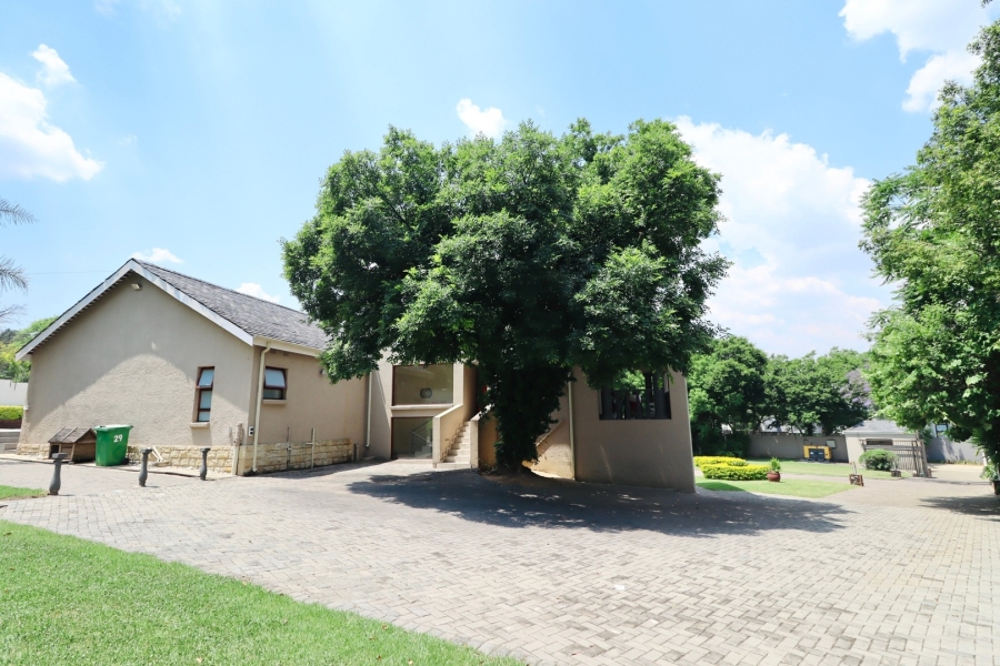 5 Bedroom Property for Sale in Bryanston Gauteng