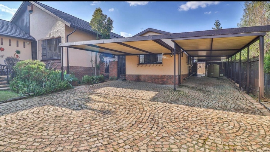 4 Bedroom Property for Sale in Alan Manor Gauteng