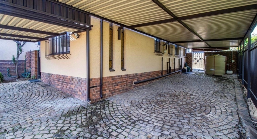 4 Bedroom Property for Sale in Alan Manor Gauteng
