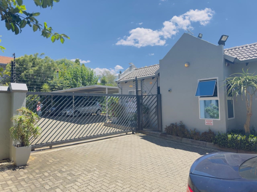 2 Bedroom Property for Sale in Fourways Gauteng