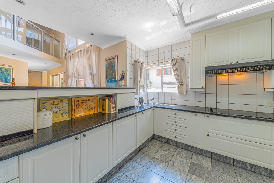 5 Bedroom Property for Sale in Kyalami Estates Gauteng