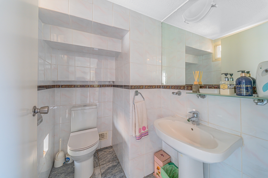5 Bedroom Property for Sale in Kyalami Estates Gauteng