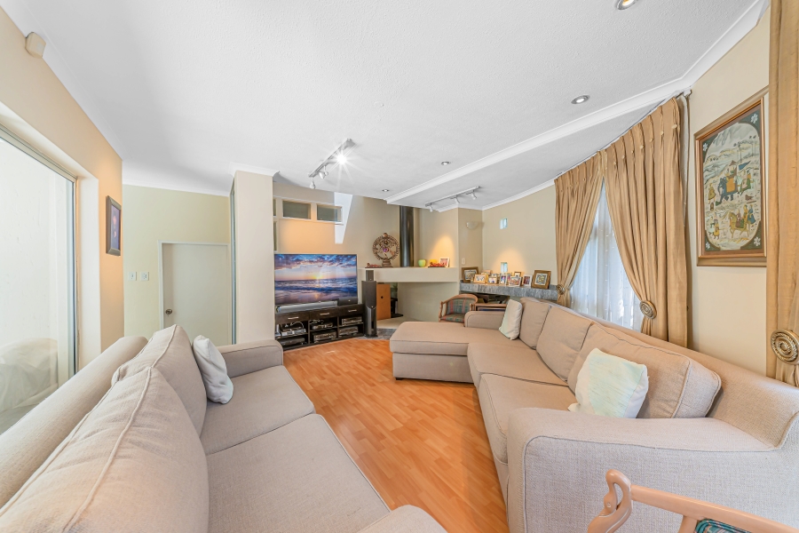 5 Bedroom Property for Sale in Kyalami Estates Gauteng