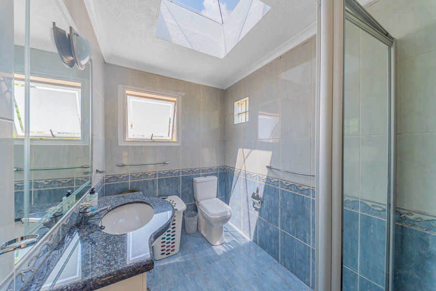 5 Bedroom Property for Sale in Kyalami Estates Gauteng