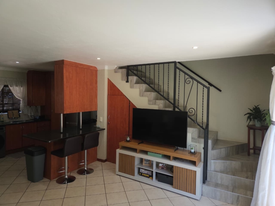 2 Bedroom Property for Sale in Annlin Gauteng