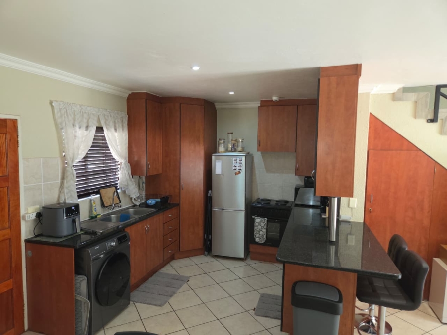 2 Bedroom Property for Sale in Annlin Gauteng
