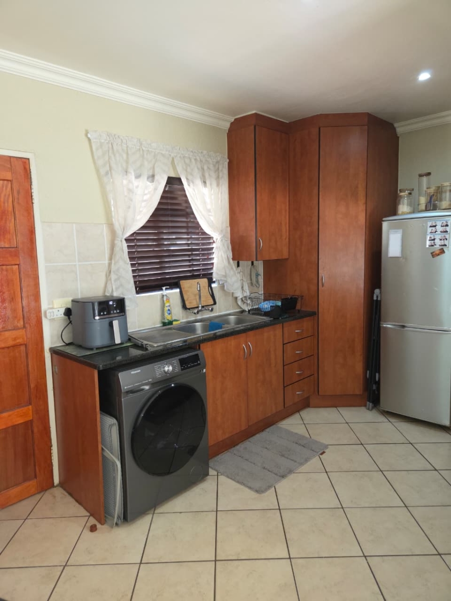 2 Bedroom Property for Sale in Annlin Gauteng