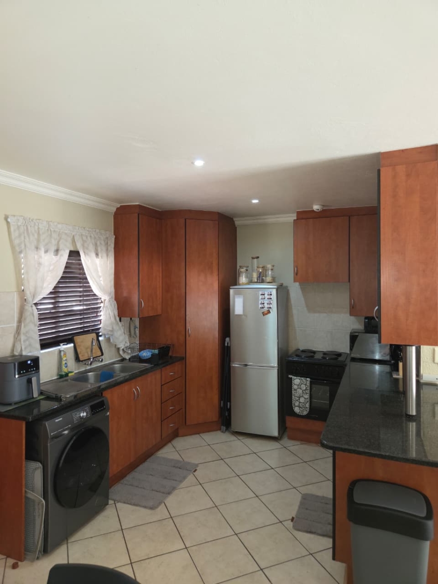 2 Bedroom Property for Sale in Annlin Gauteng