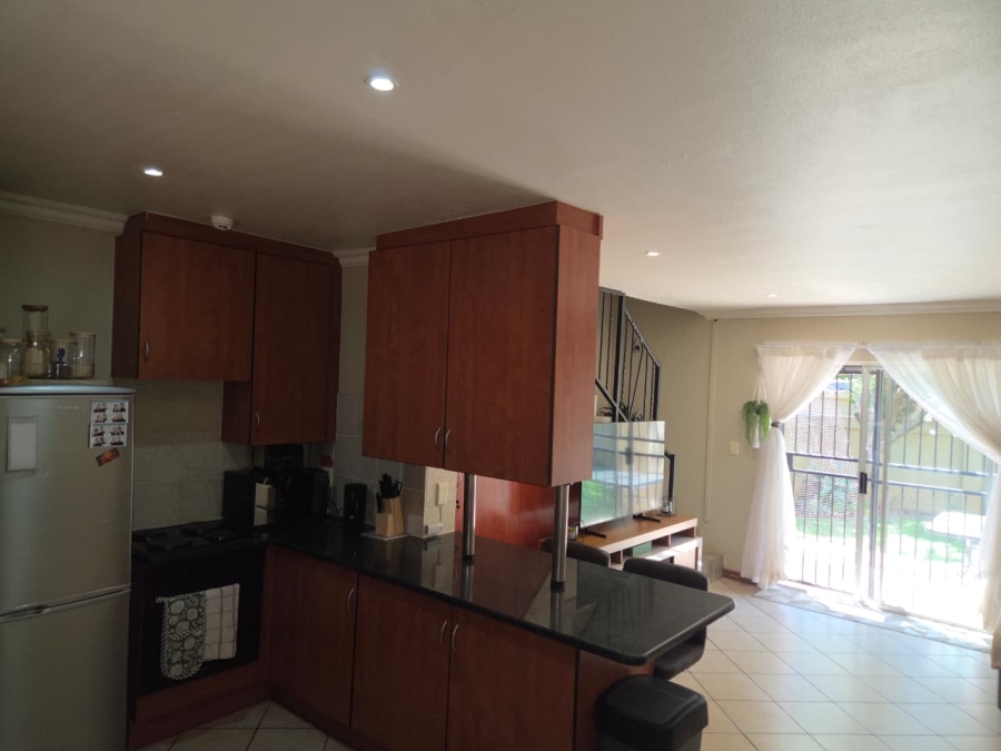 2 Bedroom Property for Sale in Annlin Gauteng