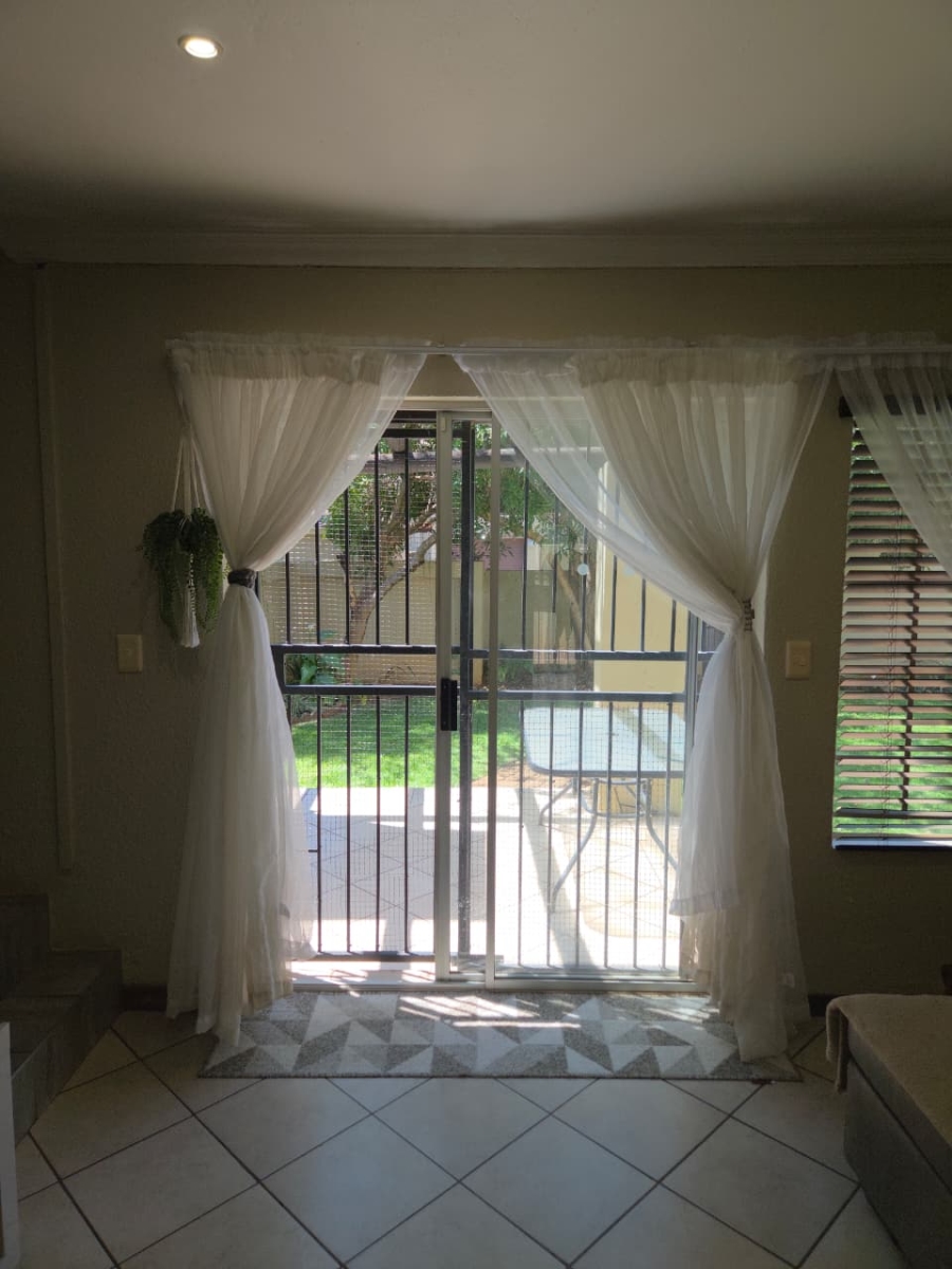 2 Bedroom Property for Sale in Annlin Gauteng