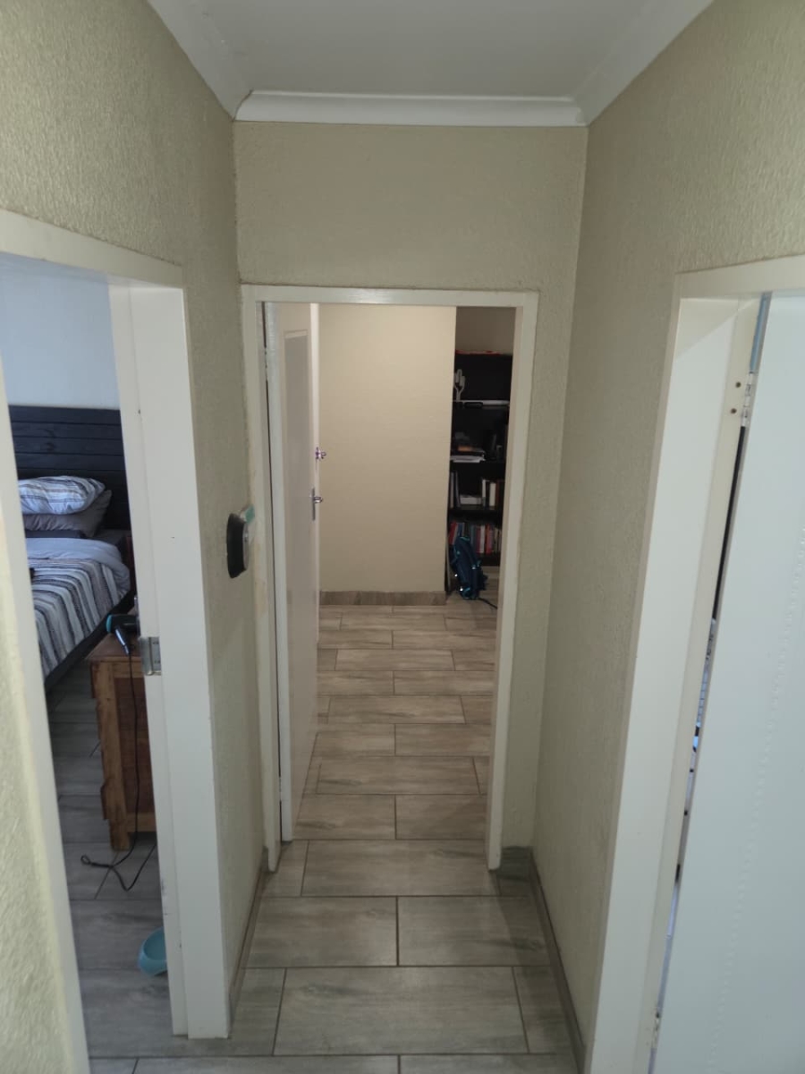 2 Bedroom Property for Sale in Annlin Gauteng