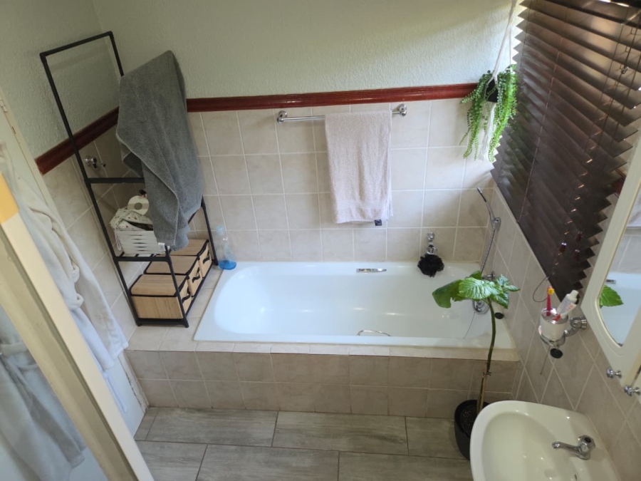 2 Bedroom Property for Sale in Annlin Gauteng