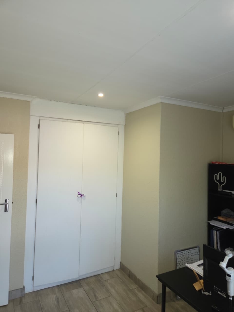 2 Bedroom Property for Sale in Annlin Gauteng