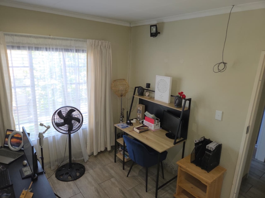 2 Bedroom Property for Sale in Annlin Gauteng