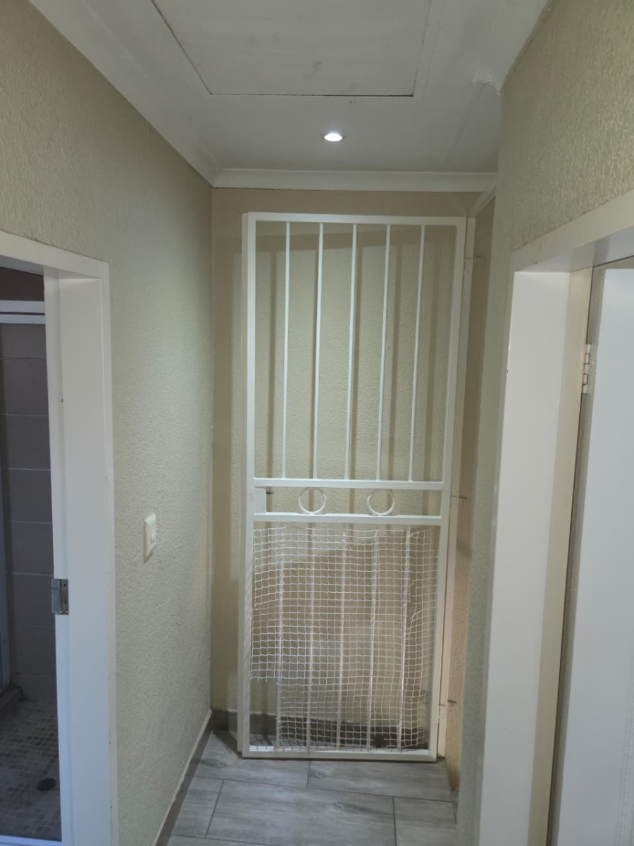 2 Bedroom Property for Sale in Annlin Gauteng