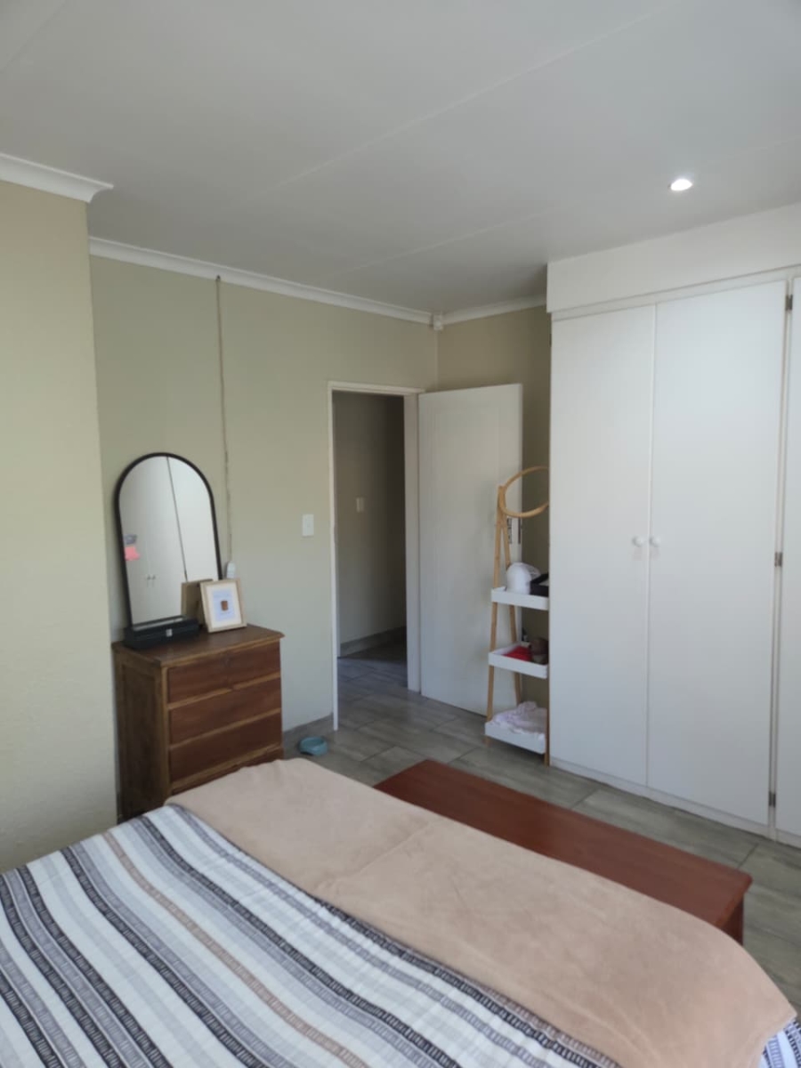 2 Bedroom Property for Sale in Annlin Gauteng