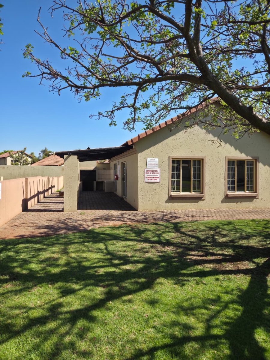 2 Bedroom Property for Sale in Annlin Gauteng