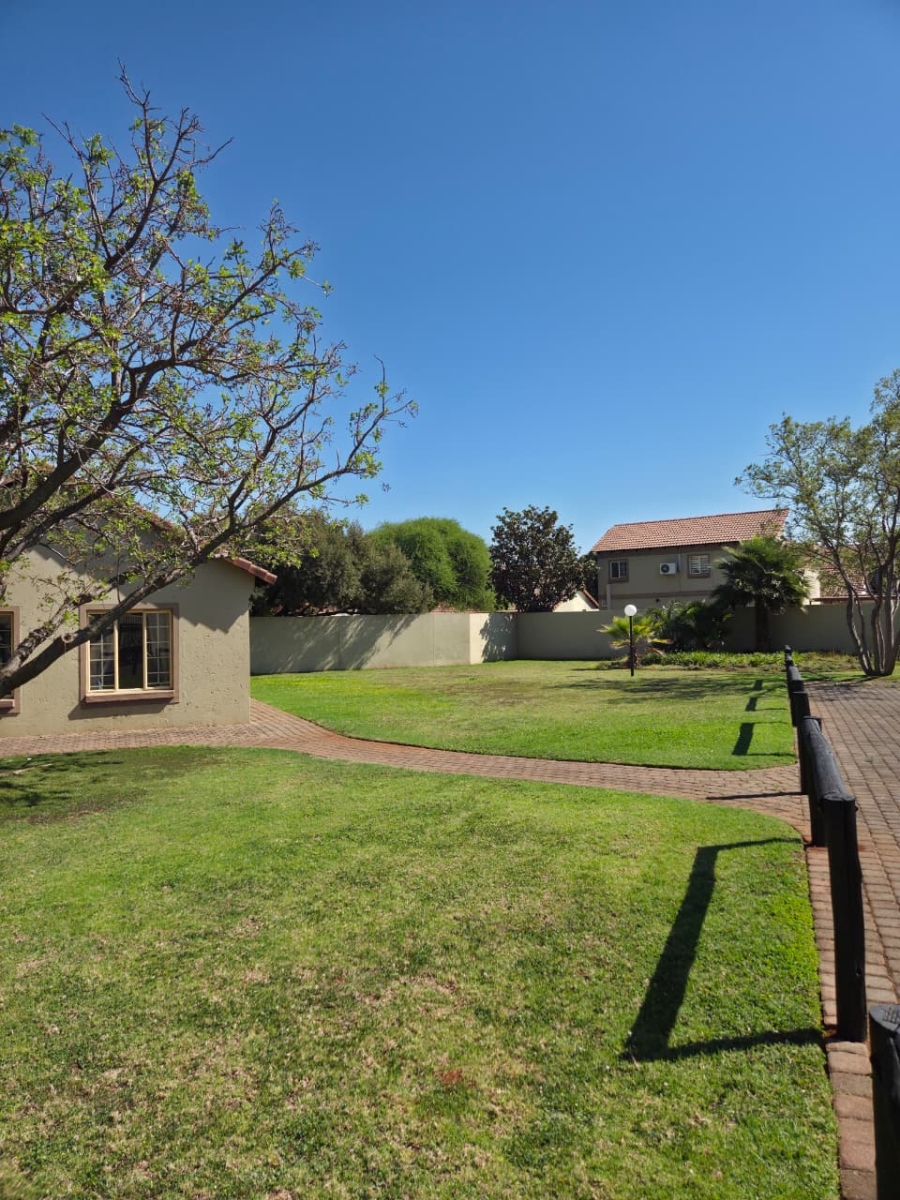 2 Bedroom Property for Sale in Annlin Gauteng