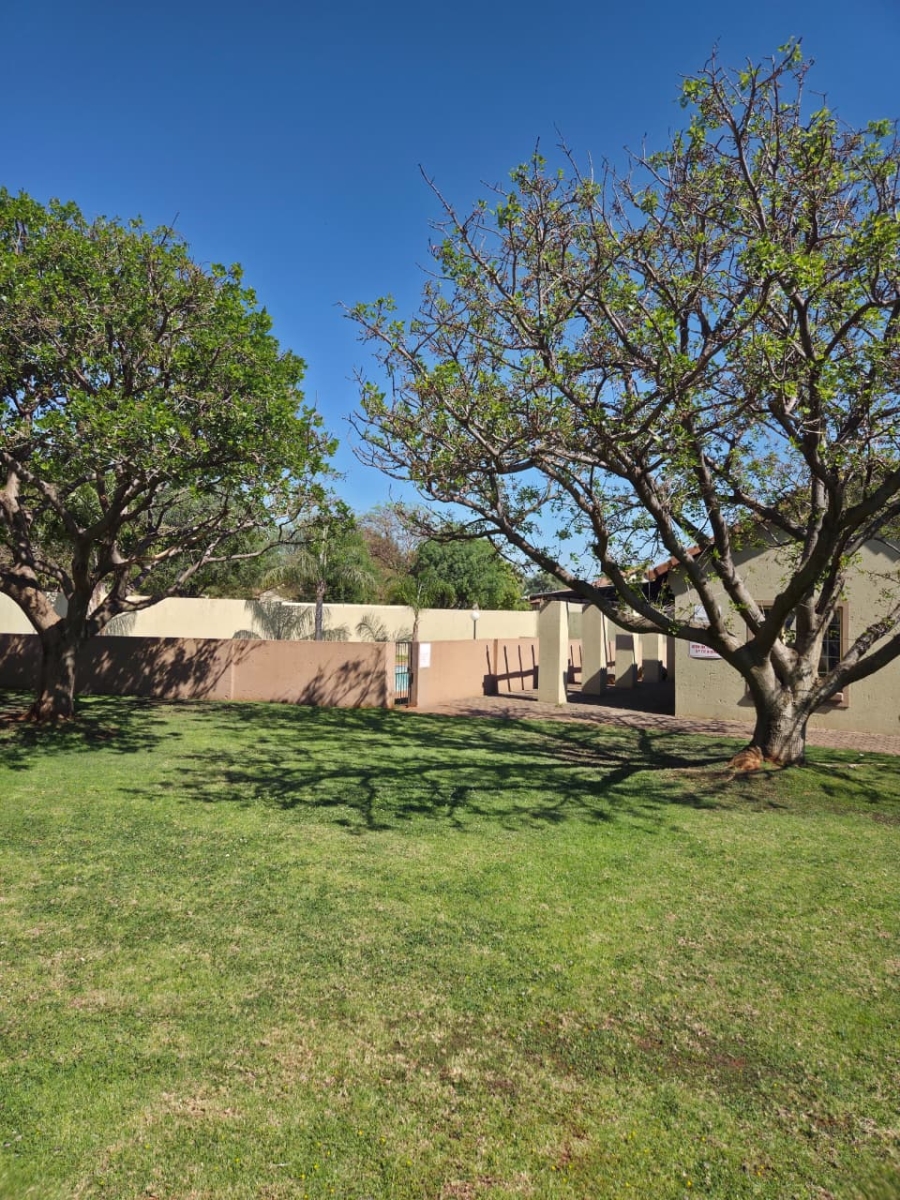 2 Bedroom Property for Sale in Annlin Gauteng
