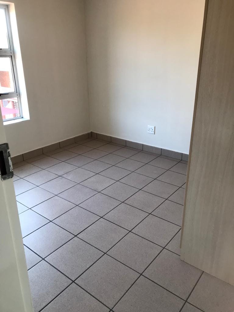 To Let 2 Bedroom Property for Rent in Waverley Gauteng