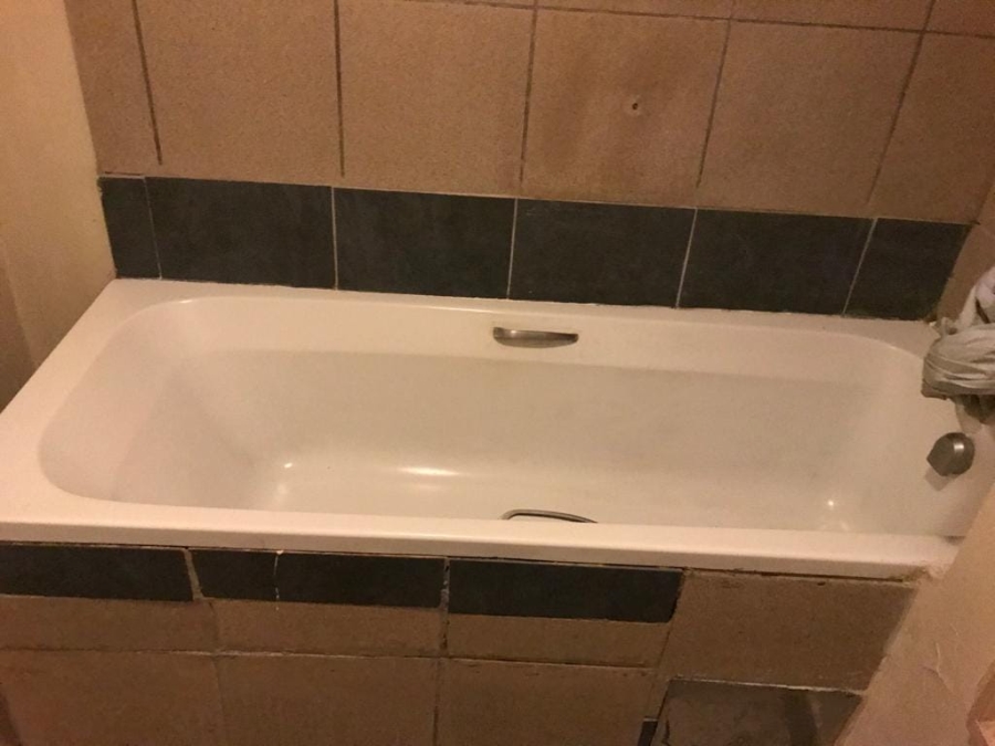 To Let 2 Bedroom Property for Rent in Waverley Gauteng
