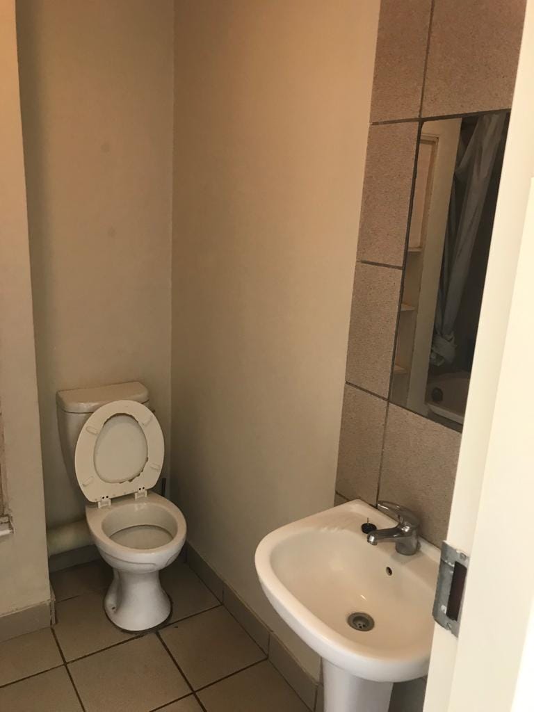 To Let 2 Bedroom Property for Rent in Waverley Gauteng