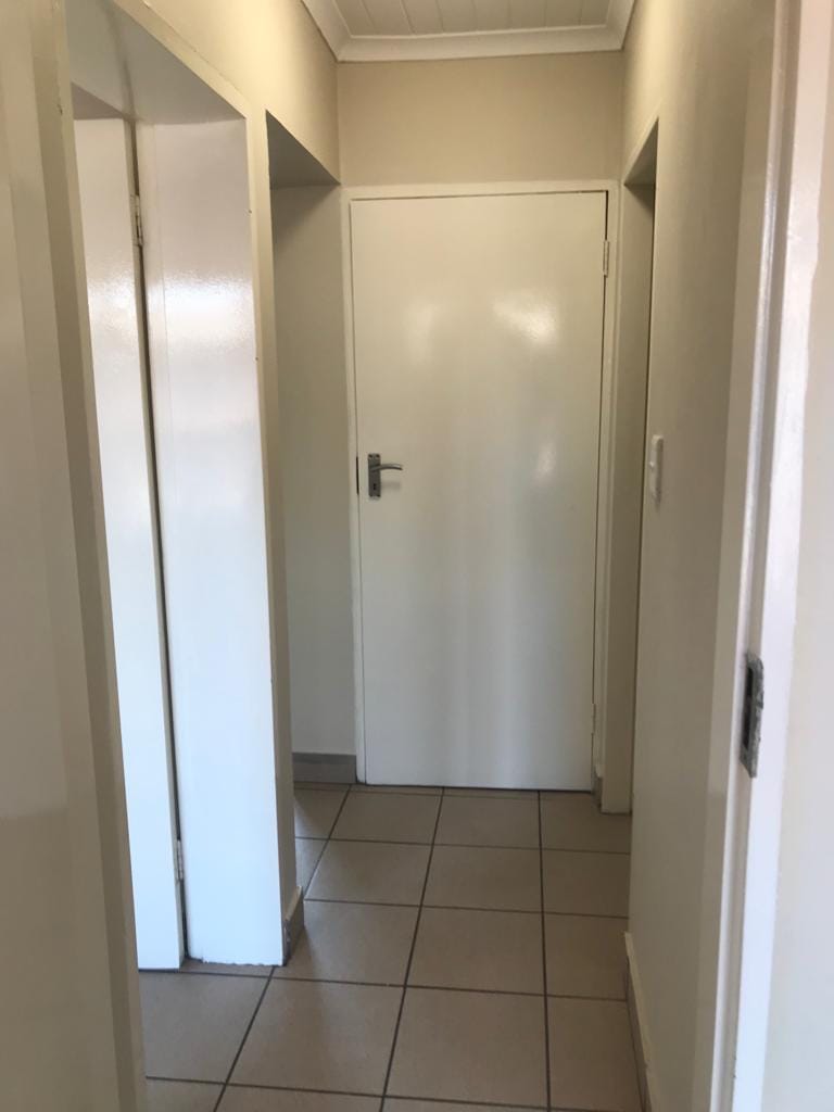 To Let 2 Bedroom Property for Rent in Waverley Gauteng