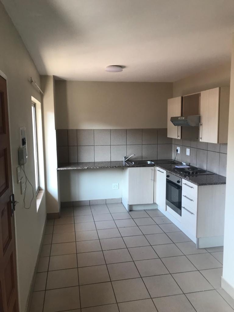 To Let 2 Bedroom Property for Rent in Waverley Gauteng