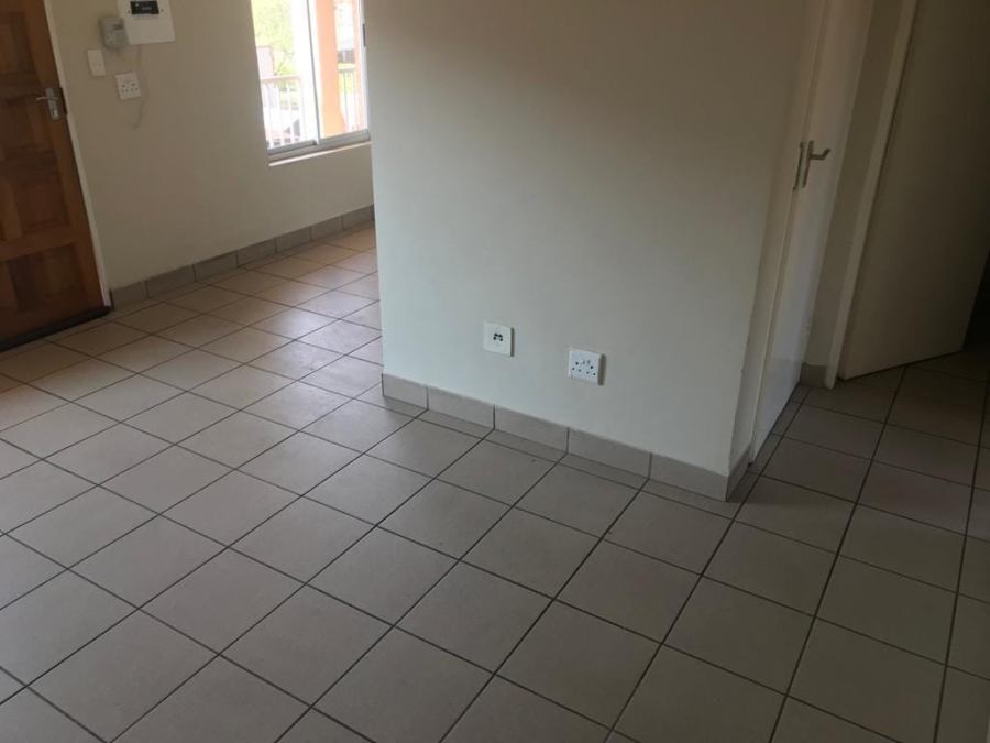 To Let 2 Bedroom Property for Rent in Waverley Gauteng
