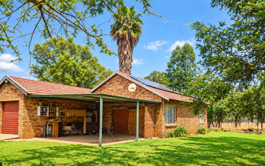 6 Bedroom Property for Sale in Rayton Gauteng
