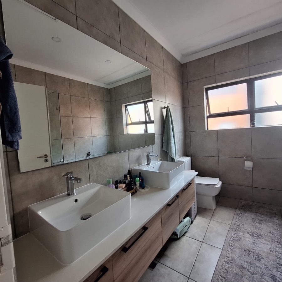 3 Bedroom Property for Sale in Equestria Gauteng