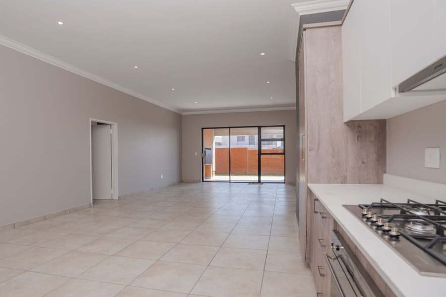 3 Bedroom Property for Sale in Silver Lakes Gauteng